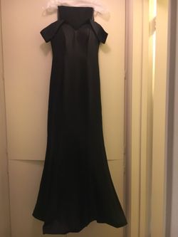 size 6 women's off-shoulder mermaid gown w/ shawl (black)