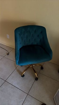 Velvet green chair