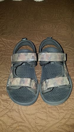 Size 7c boys sandals