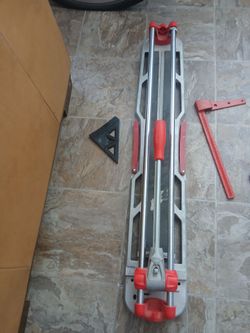 Cutting tiles