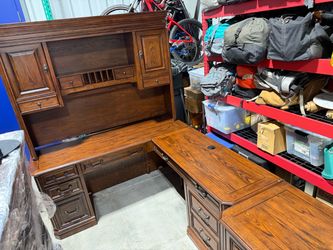 #290 L shape desk w/Hutch by Whalen Office Furniture in Walnut finish wood