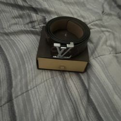 Loui Vuitton Belt