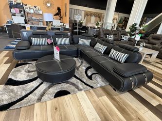 SECTIONAL WITH OTTOMAN
