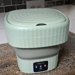INBEKEA FOLDABLE MINI WASHING MACHINE - LIKE NEW 