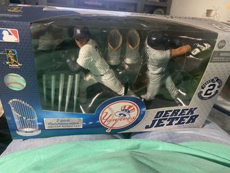 Derek Jeter 2 -pack Commemorative Deluxe Boxed Set