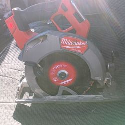 M18 Fuel Circular Saw