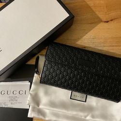 Gucci Clutch 