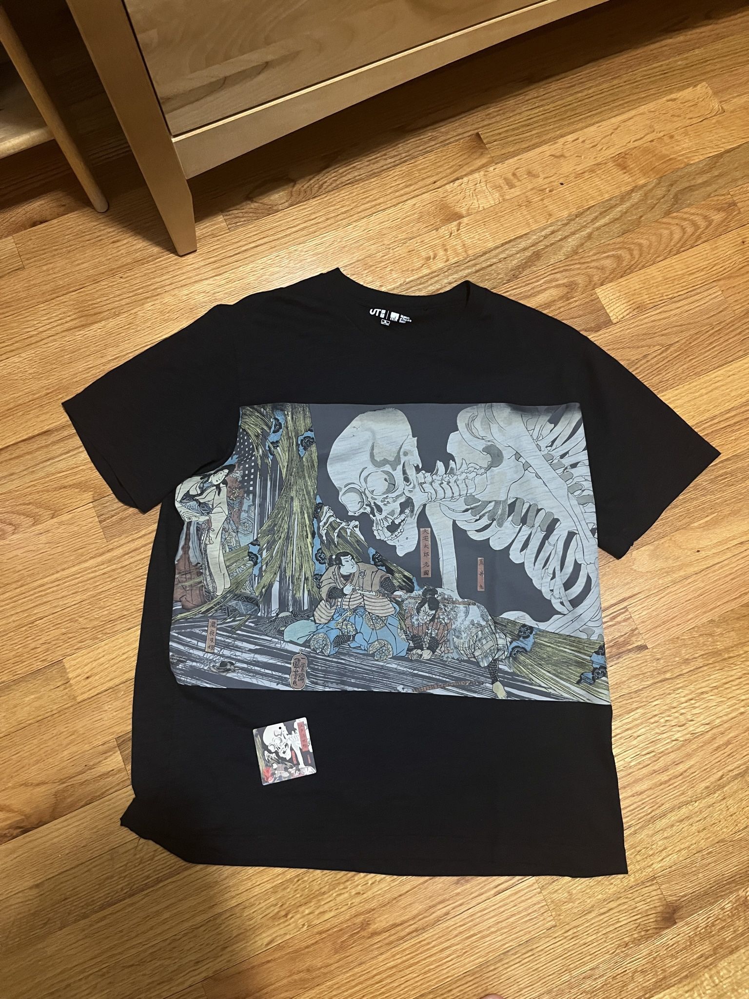 Ukiyo-e Uniqlo shirt size XL