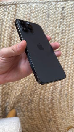 📱 iPhone 14 Pro Max – 128GB – ATT / Mostly Working Camera – $375 OBO