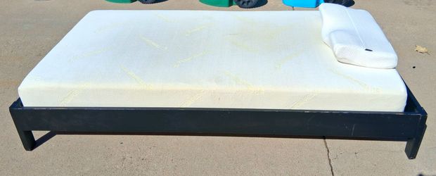 Temper pedic twin mattress with base