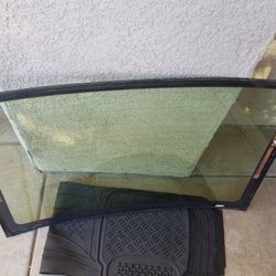 2018 HONDA CLARITY BACK GLASS