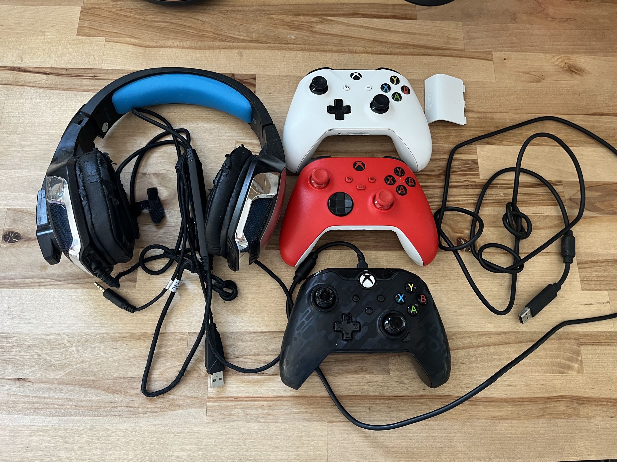 Xbox Controllers, Gaming Headset 