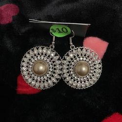 Brand New Round Diamond And Tan Pearl Earrings 