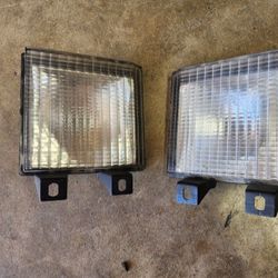 Chevy C10 83-87 OG Grill Lights 