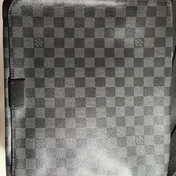 LOUIS VUITTON Damier Graphite District MM Shoulder Bag Auth CA2114 for Sale  in Brooklyn, NY - OfferUp