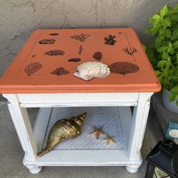 Coral Side Table 