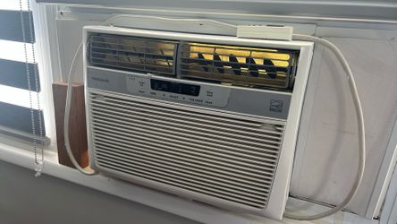 10000 Btu Frigidaire Air Conditioner