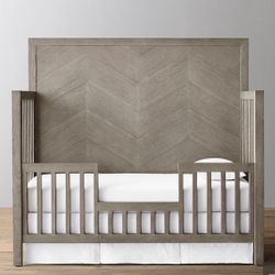 Luxurious Tanner Crib / Toddler Bed (Restoration Hardware)