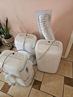 AC PORTABLE TOSHIBA 6000 BTU 260 sq ft Ideal HOSE,WINDOW COVER IS TOUCH SCREEN WORKS GREAT YOU CAN TEST IT BEFORE PURCHASE FOR ANY QUESTION TEXT ME PL