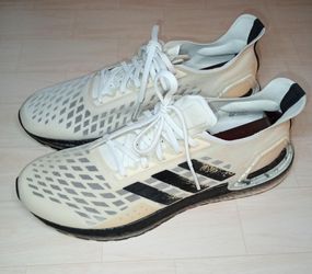 Men's Size 10.5 Adidas Ultraboost PB