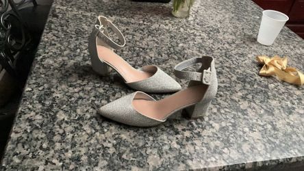 Womens Sparkly sliver point heels