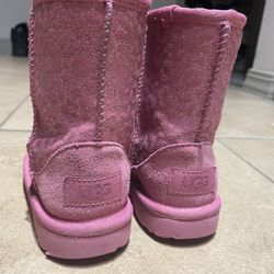 Little Girls UGGs Size 9