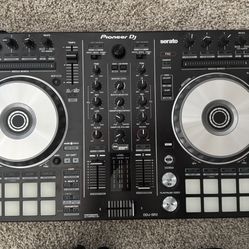Pioneer DDJ-SR2 DJ Controller