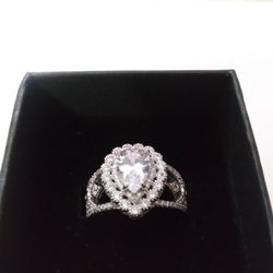 Women's Sterling silver pear Cut Ring