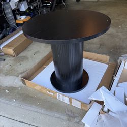 LUVIOHOME 31.5 inch Round Dining Table for 2, Modern Farmhouse Kitchen Table, Small Circle Dining Tables