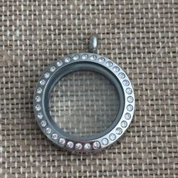 Medium Locket 