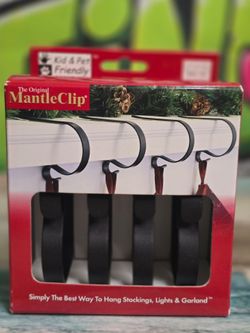 🎄 MantleClip Stocking Hangers – Set of 4 🎄
