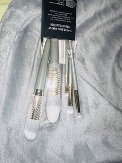 Makeup Brushes 