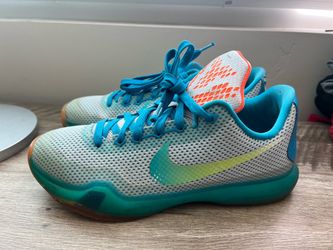 Nike Kobe basketball shoes size 6y $20