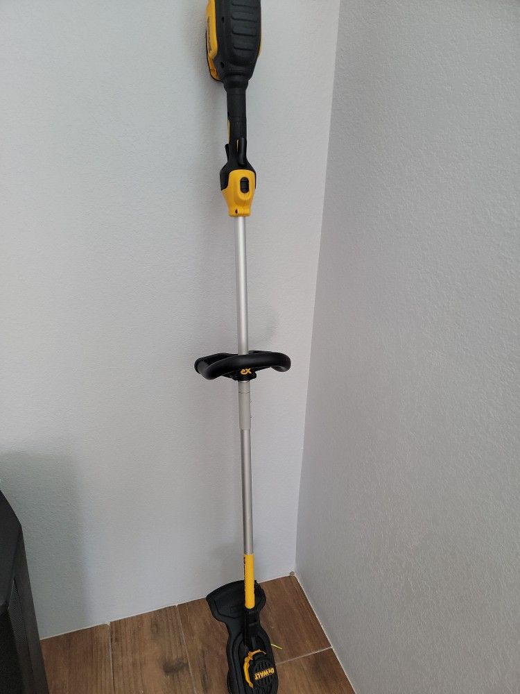 DeWalt DCST920 20V Max Lithium-Ion XR Brushless String Trimmer (Tool Only)