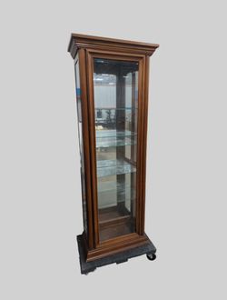 Pulaski Furniture Traditional Cherry Stained Wood Curio Display Cabinet with Glass Shelves