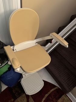 Acorn Electric Straight Stairlift Chairlift