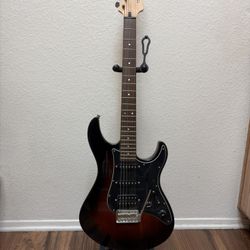 Yamaha Pacifica - PAC012