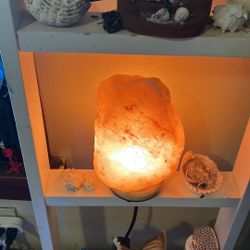 Natural Himalayan Salt Lamp 