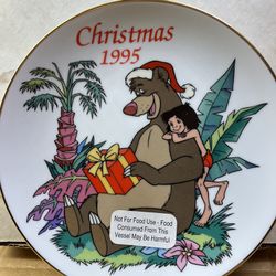 Grolier Disney Christmas Plate 
