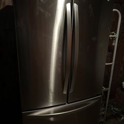 REFRIGERATOR 