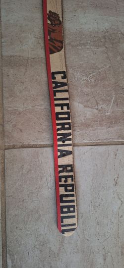 Vintage Pre-owned white genuine leather belt "CALIFORNIA REPUBLIC" graphic print and red trim