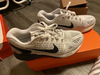 Nike flynit running shoes