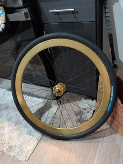 Wheel + Resist Nomad Tire (700x45c)