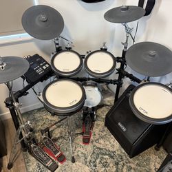Yamaha DTX760K Electronic Drum Kit w/ Amp & DW Pedals