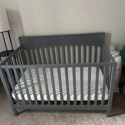 Baby Crib with mattress 
