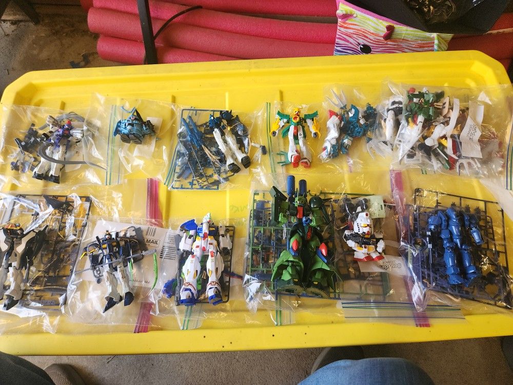 Gundam Model Kit Lot