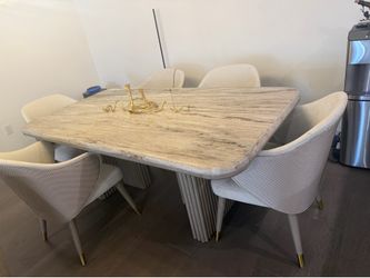 Table with 5 chairs