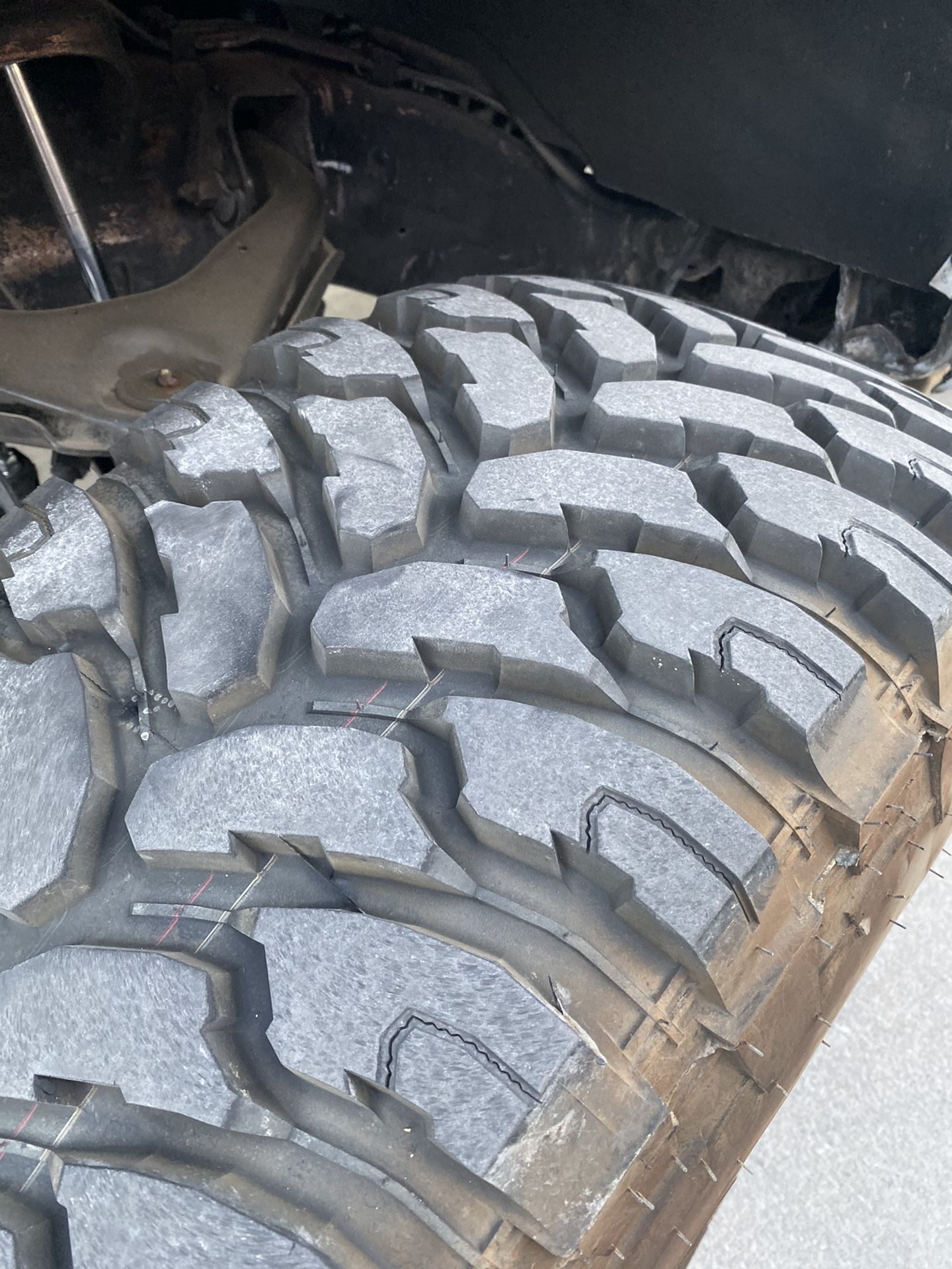 *****Tires only********** Mud tires 37/13.5/20