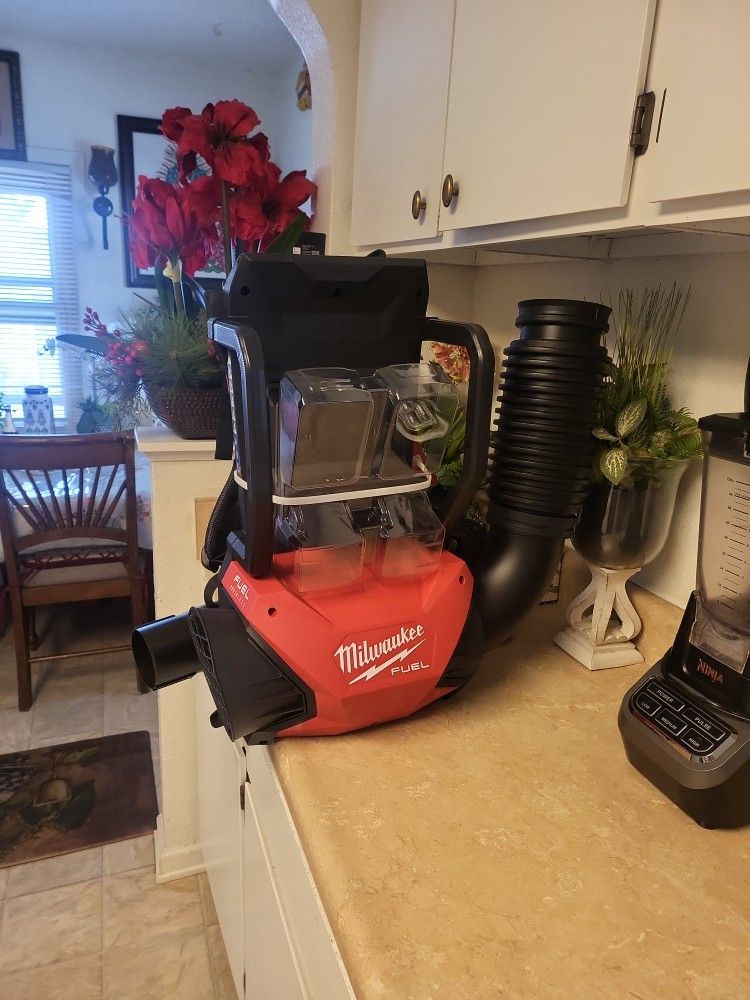 Milwaukee Blower Nueva