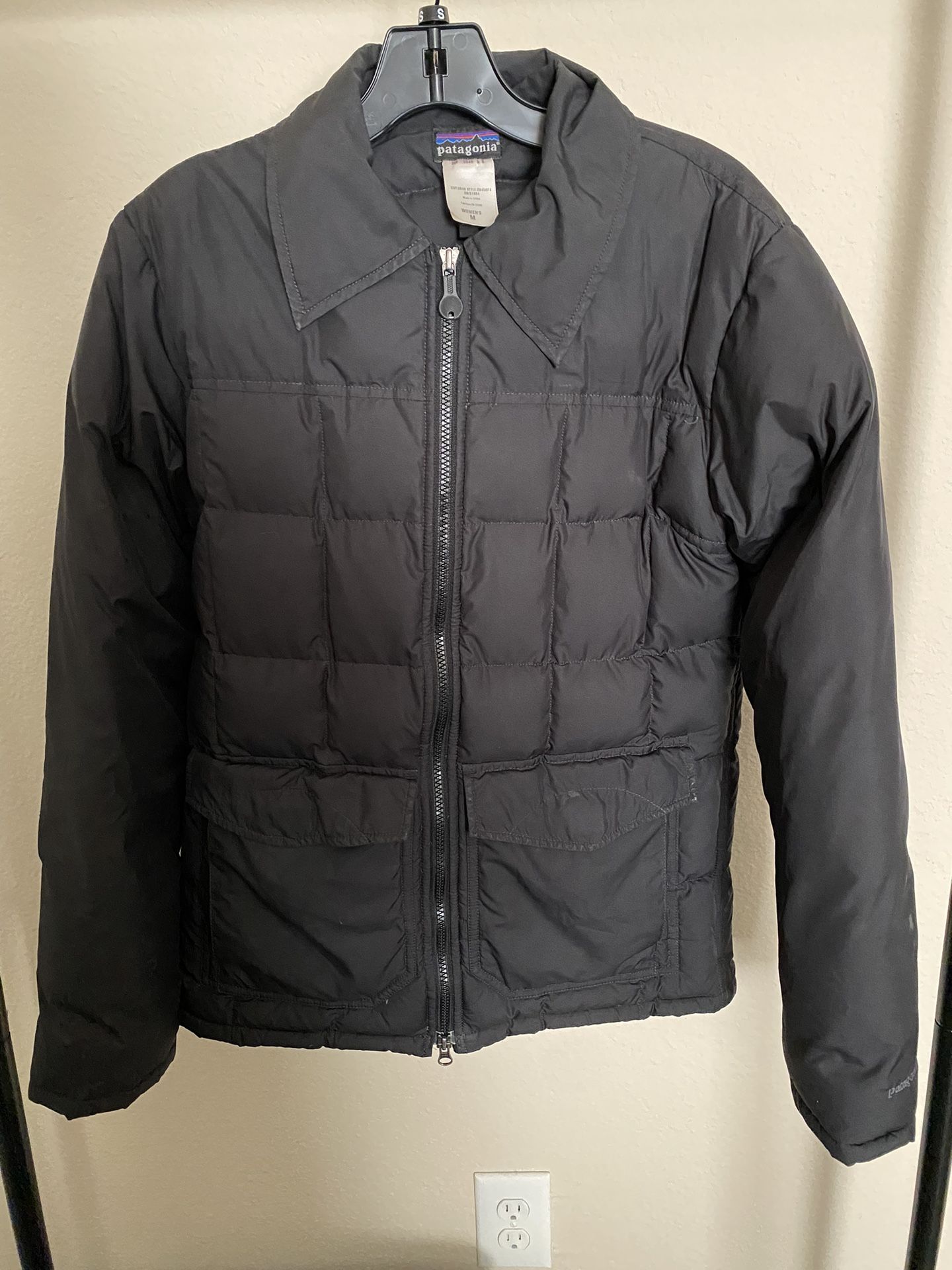Womens Patagonia puff puffer jacket full zip down size M